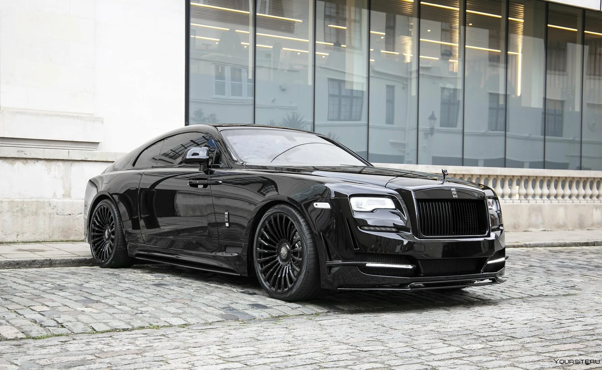 Роллс ройс 5. Роллс Ройс Wraith 2022. Rolls Royce Wraith Coupe. Роллс Ройс Брабус. Rolls Royce Ghost Coupe.