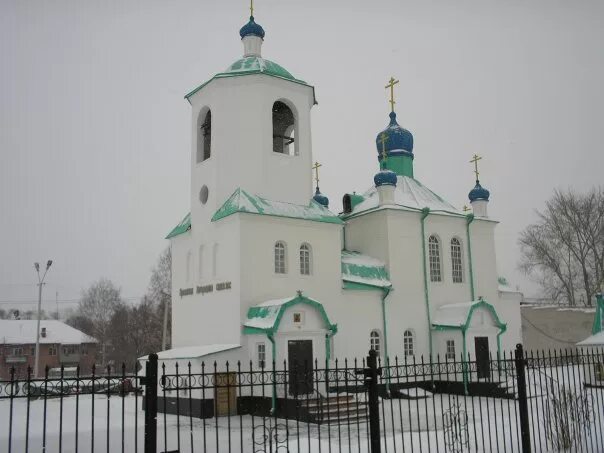 Церковь в промышленной Кемеровской области. Храм пгт. Промышленная. Пгт Промышленная Кемеровская область храм. Население пгт Промышленная Кемеровской области.