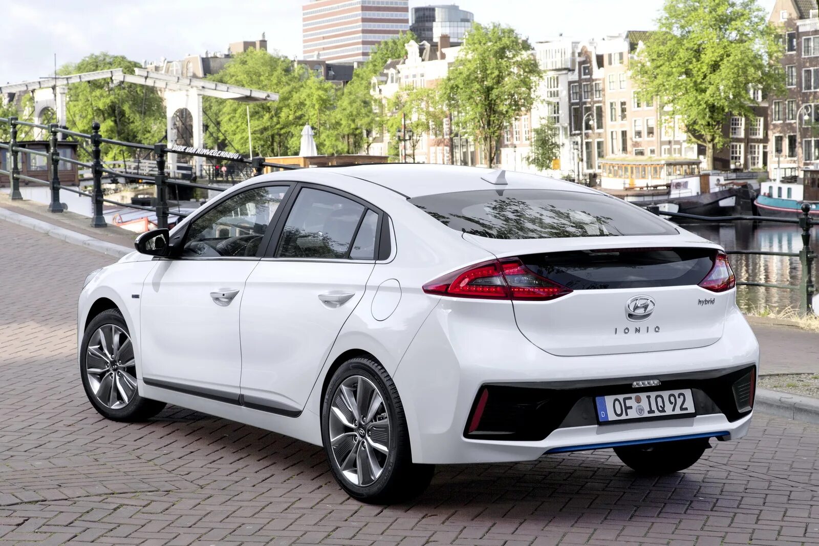 Hyundai Ioniq. Хендай Ионик гибрид. Hyundai Ioniq 2016. Ионик гибрид Хендай 2022. Hyundai vi