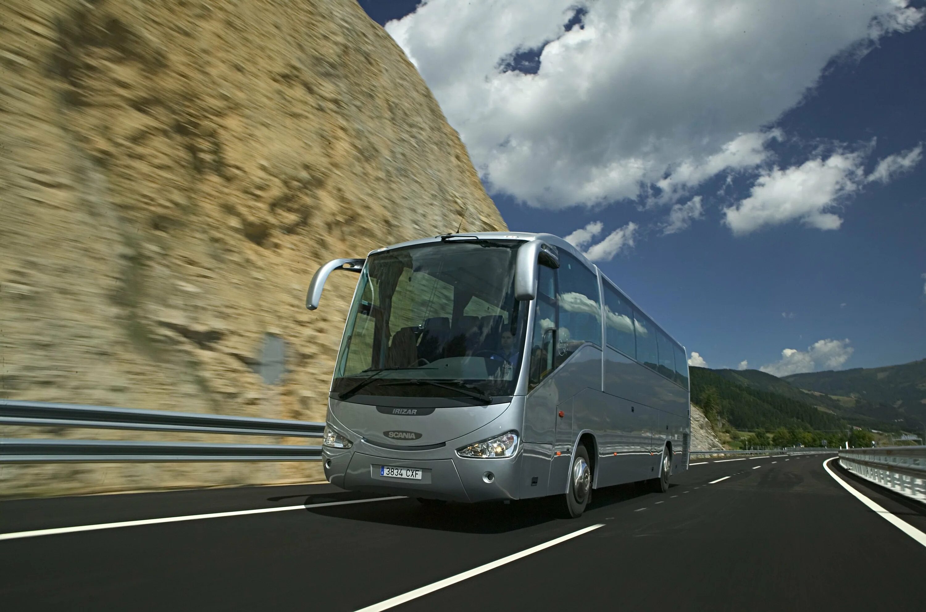 Туристический автобус ехал. Scania Irizar PB 2022 года. Irizar PB новый 2022. Irizar автобусы 2023. Туристический автобус.