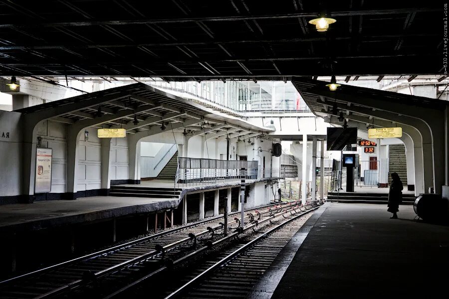 Станция метро кутузовский проспект. Московский метрополитен станция кутузовская. От метро парк победы до мцк кутузовская. Станция метро кутузовская вестибюль. Станция метро кутузовская филевская линия.