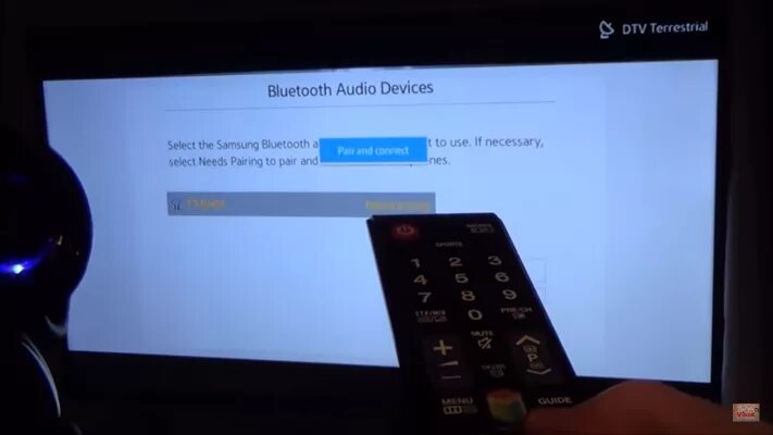 Подключить Bluetooth к телевизору Samsung. Блютуз для телевизора самсунг смарт. Samsung Smart TV телевизор Bluetooth. Самсунг блютуз устройство для телевизора. Как транслировать телефон на телевизор блютуз