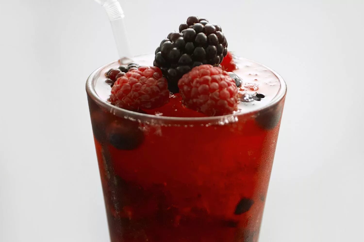 Густой напиток из ягод 5. Сок acai. Кесиль. Ягодный смэш коктейль. Berry smoothies (ягодный смузи) колеус.