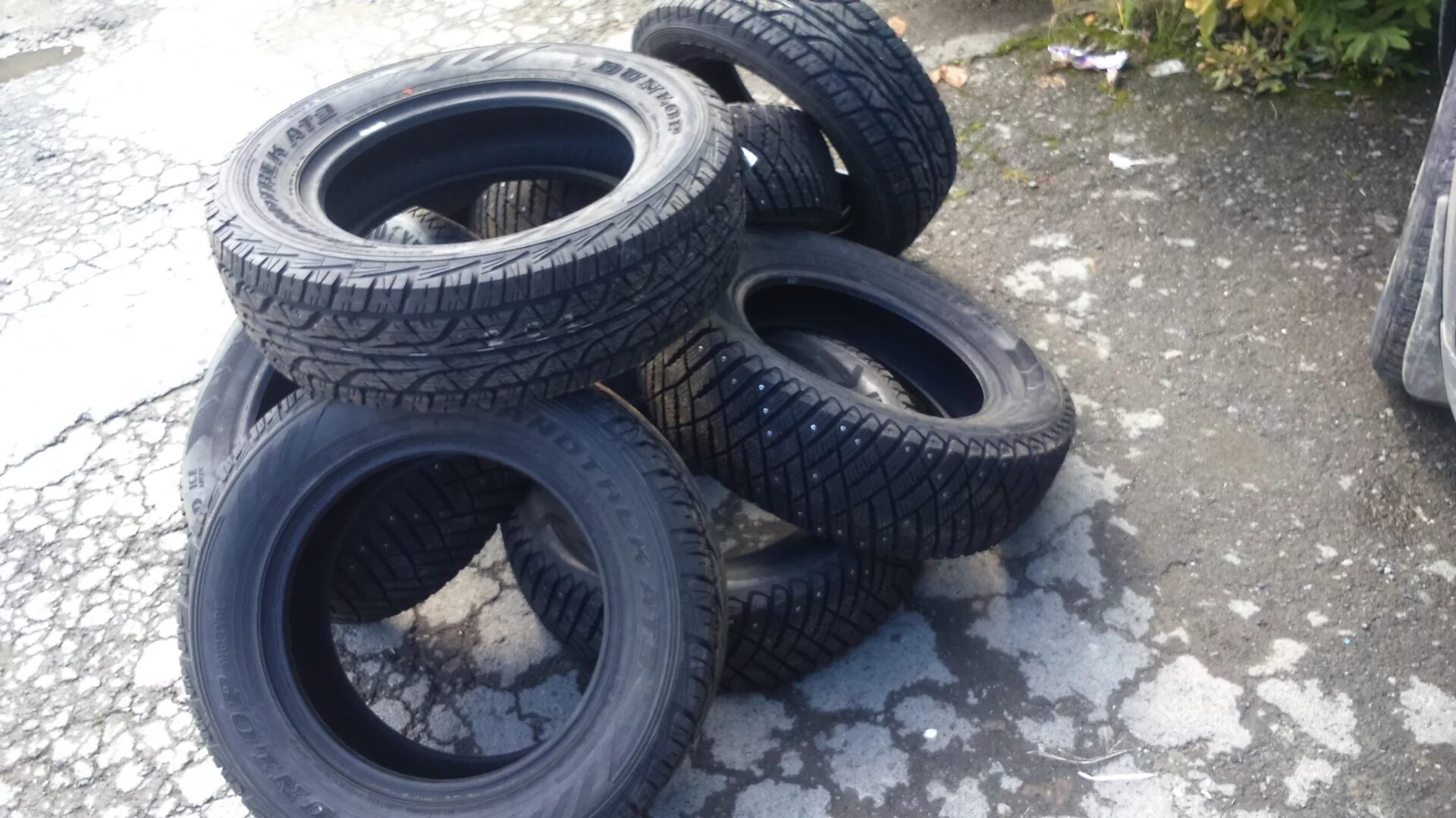 Dunlop 215/65 r16. Зимние шины Данлоп 215/65 16. Aosen 215/65 r16. Купить зимнюю резину Гудиер 215/65/16 в Севастополе.