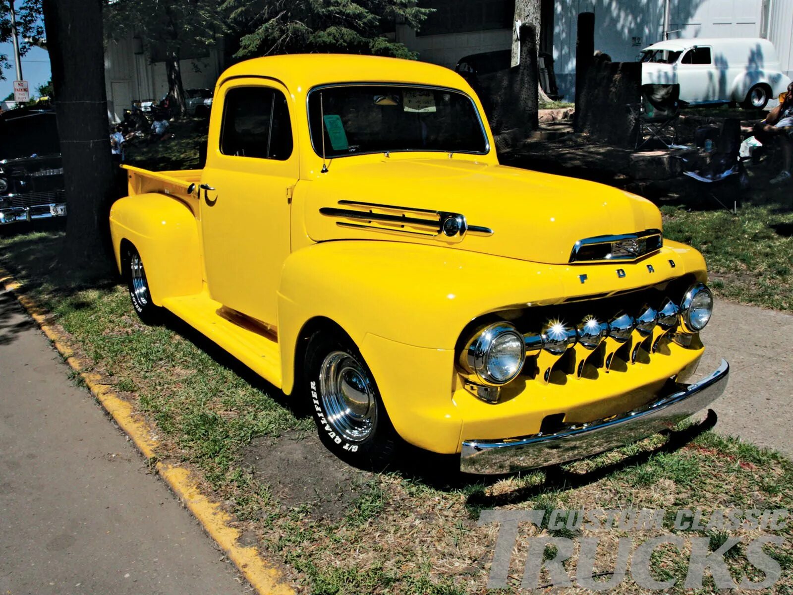 Желтый пикап. Old Ford Pickup. Ford old Truck. Форд пикап фермерский. Форд пикап желтый.