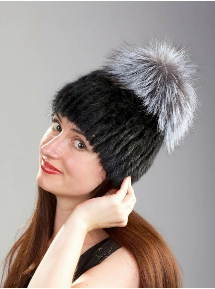 Меховая шапка женская. Зимние шапки женские меховые круглые. Шапка меховая с цветочком. Меховые шапки для женщин зимние. Сдать меховую шапку.