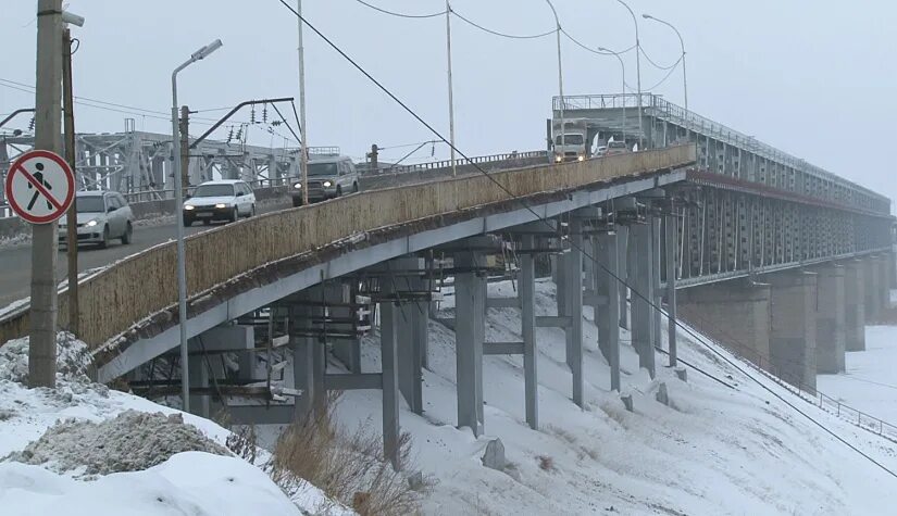 Открыли ли старый мост. Старый мост барнаул. жд мост барнаул. мост через обь барнаул. коммунальный мост барнаул.