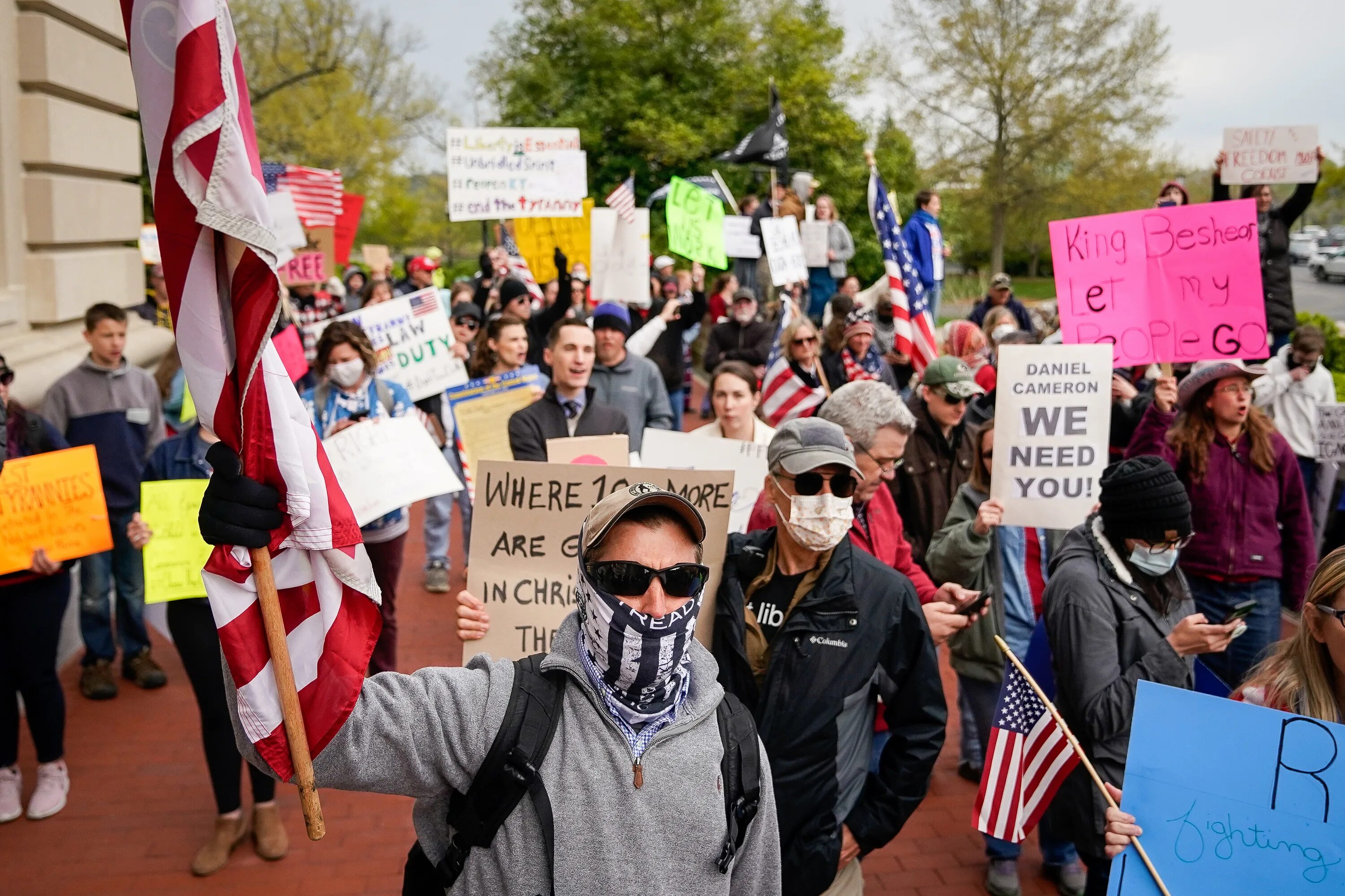 Митинги в США. Митинг в Америке. Пикеты в США. Протесты в США.