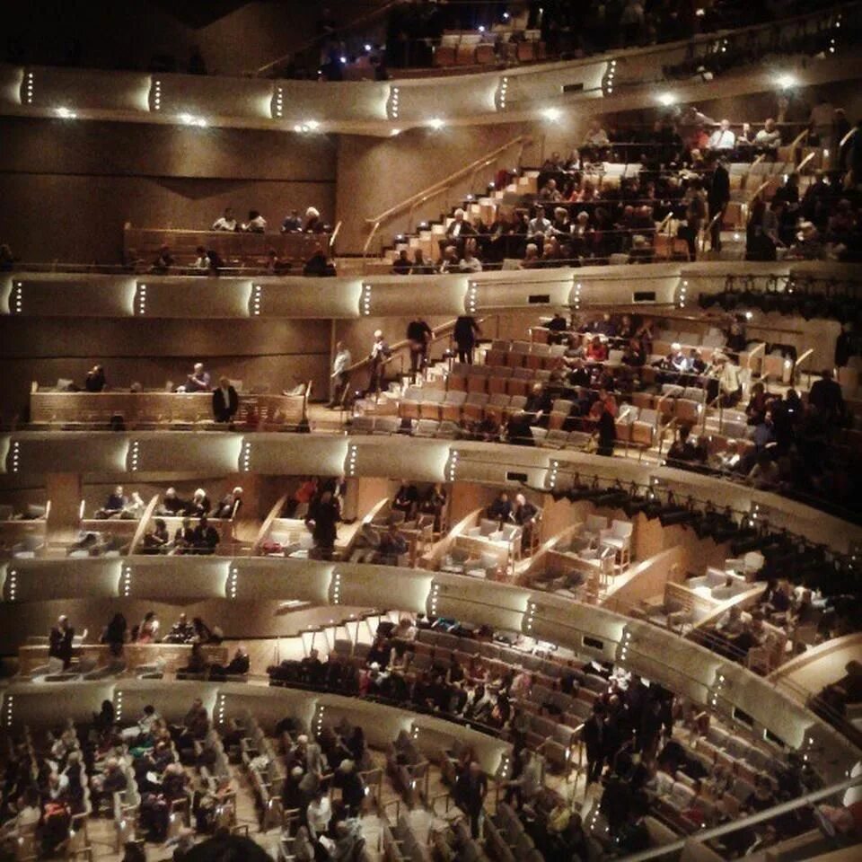 15 ряд в театре. Оперный театр Торонто (four Seasons Centre). Ряды в театре. Русский театр в Торонто. 0 Ряд в театре.