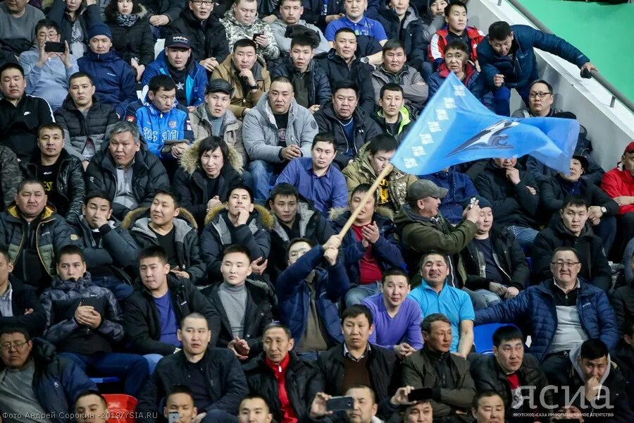 Якуты против киргизов. Тувинцы хакасы алтайцы. Атагуль монголка. Киргизы в якутии. Хакасы тюрки.