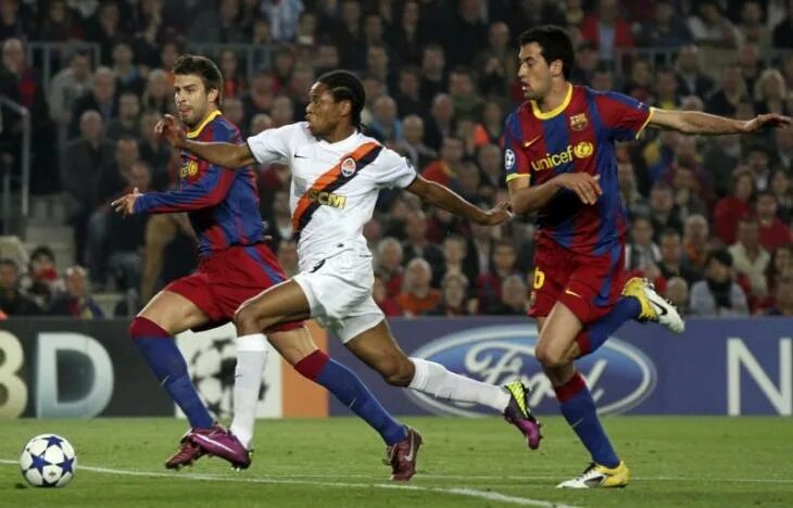 Шахтер барселона 2011. Шахтер барселона 2011. Шахтер барселона. Шахтер барселона 2009. Суперкубок уефа 2009.