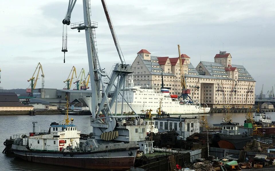 выборгский замок выборг осенью. выборгский замок питер. выборг-санкт-петербург. выборг. выборг вид с башни.