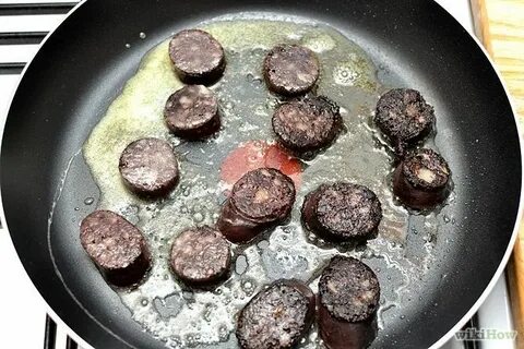Колбаса на сковородке