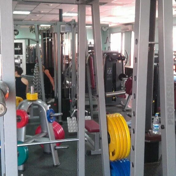 Рефит люберцы. Фитнес зал зевс люберцы. Зевс люберцы. Фитнес клуб спортив новокосино. Спортзал облака на летчика бабушкина.