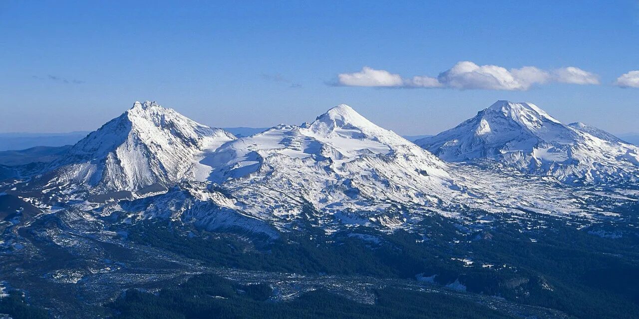 Горы 3 вершины. Горы Орегона. Вершина горы «три брата». Три хребты. Mountain three