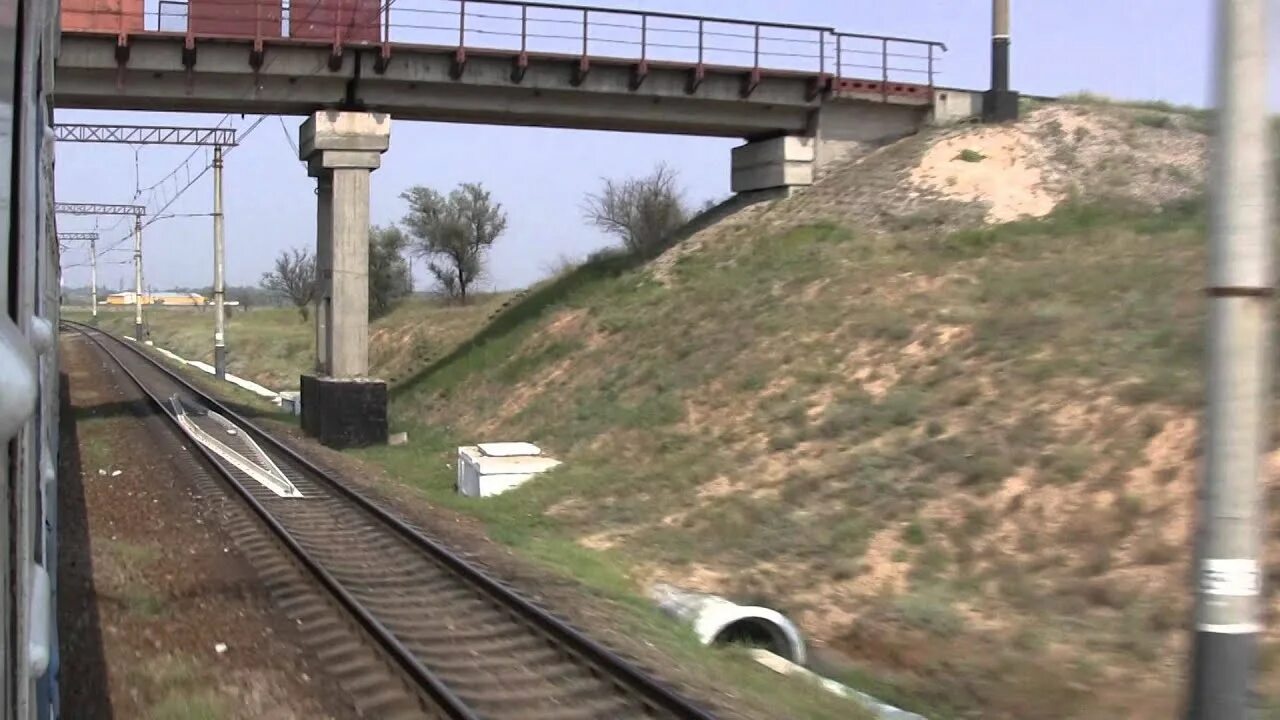 Электричка отрадная симферополь. Электричка отрадная симферополь. Столкновение поезда с машиной. Электричка отрадная джанкой. Эд4м-0393 кжд.