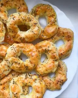 Творожно сырные бублики с кунжутом рецепт