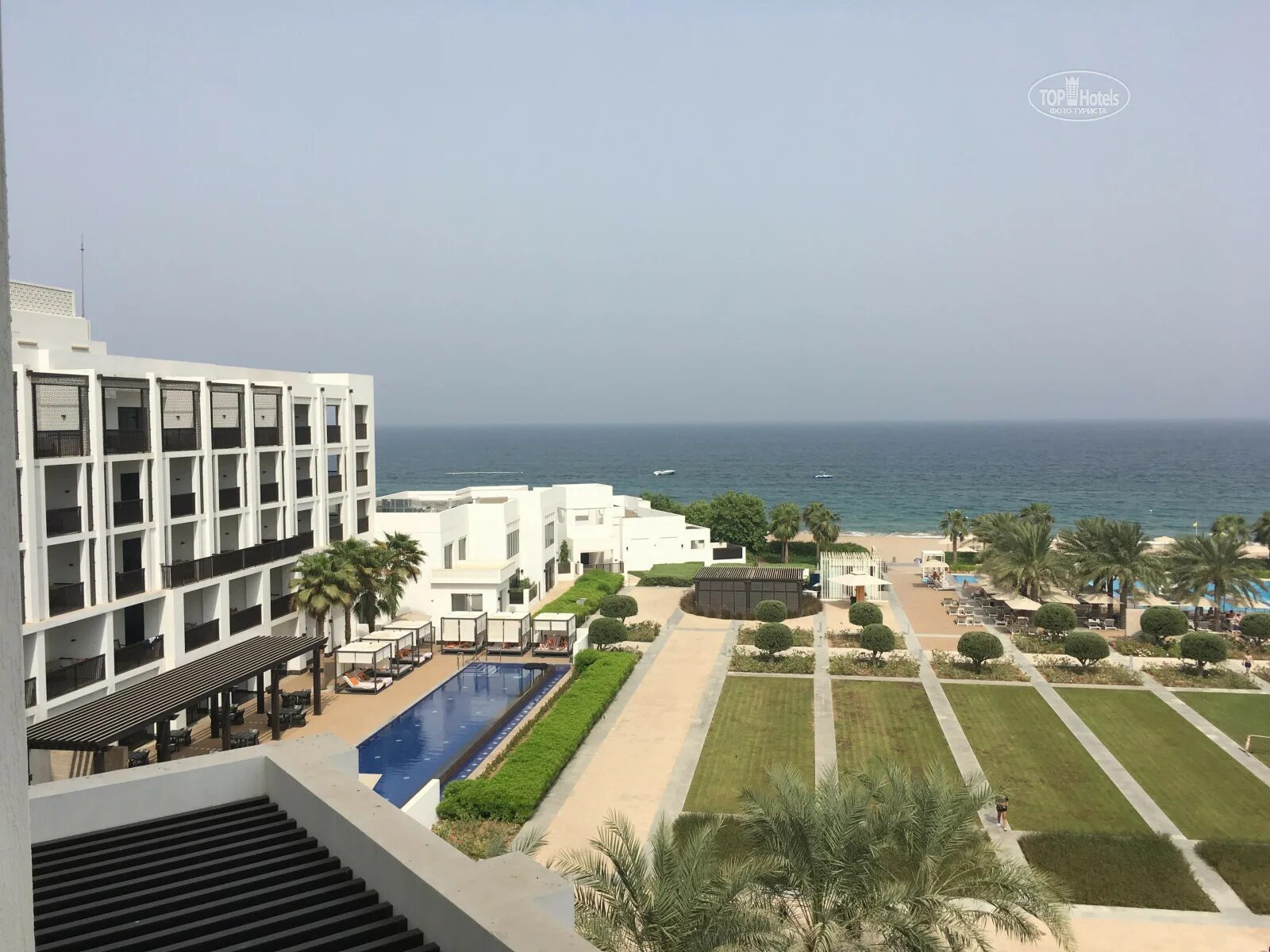 Address фуджейра. Фуджейра Интерконтиненталь 5. Radisson Blu Resort Fujairah 5 ОАЭ. Отель address Beach Resort Fujairah. Интерконтиненталь отель Фуджейра ОАЭ.