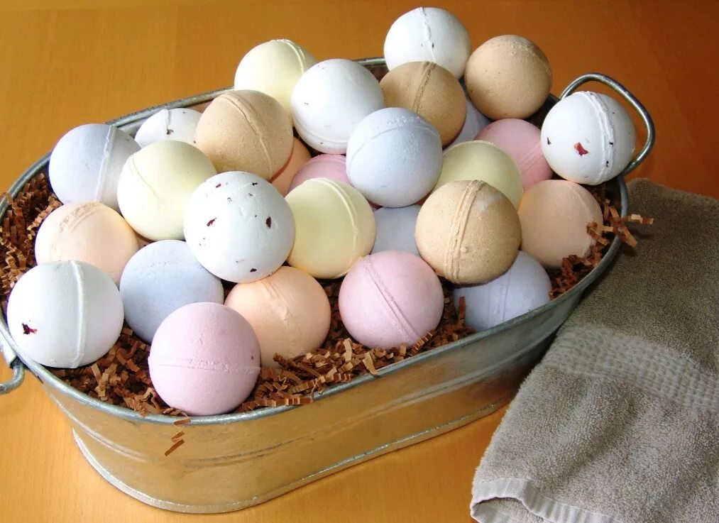 Бомбочки для ванной необычные. Как сделать домашние бомбочки. Оригинальные бомбочки для ванны. Бомбочки для ванны своими руками. Идеи рецептов бомбочек для ванны.