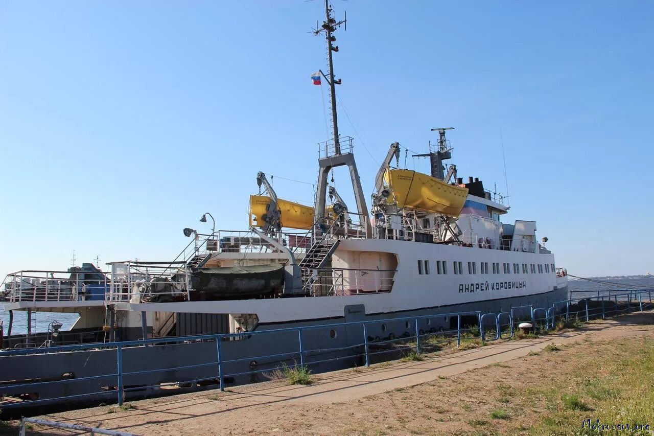 Военная гавань Ломоносов. Пристань Ломоносов. Корабль Ломоносов. Г. Ломоносов порт. Как прозвали односельчане судно ломоносова