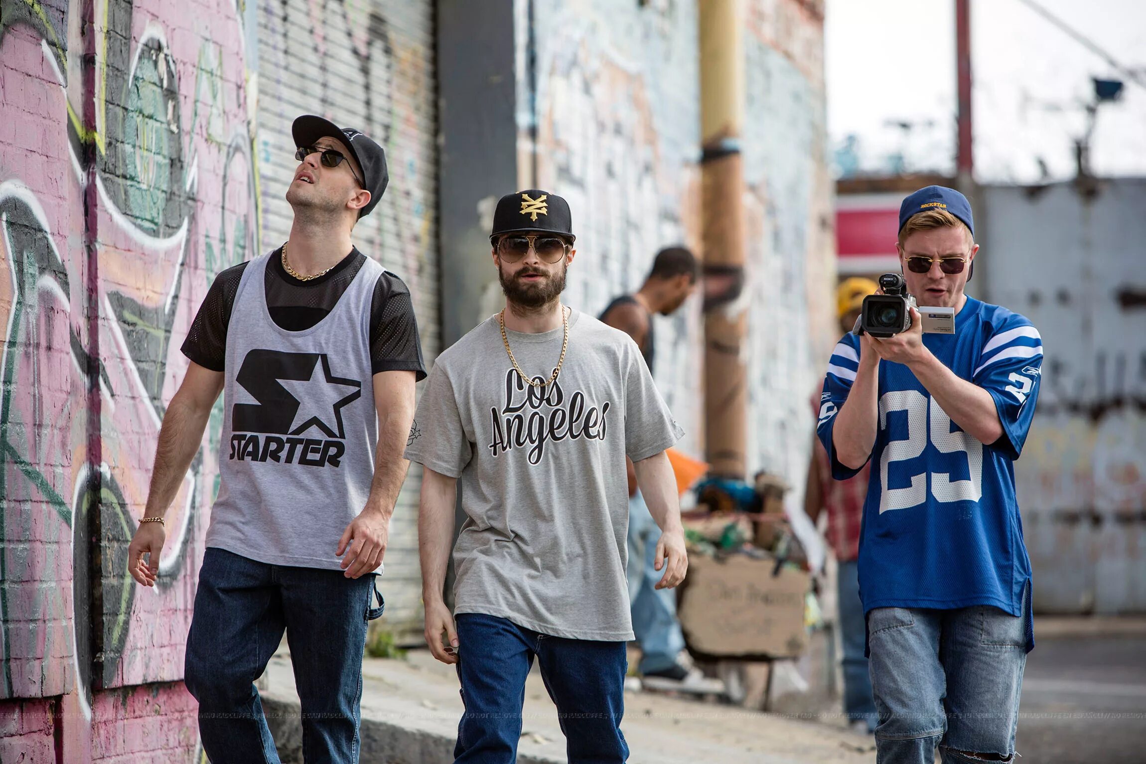 Enjoy the moment. два молодые американский пары наслаждается. Kristof cale elena vega. At the moment daniel. Moments перевод.