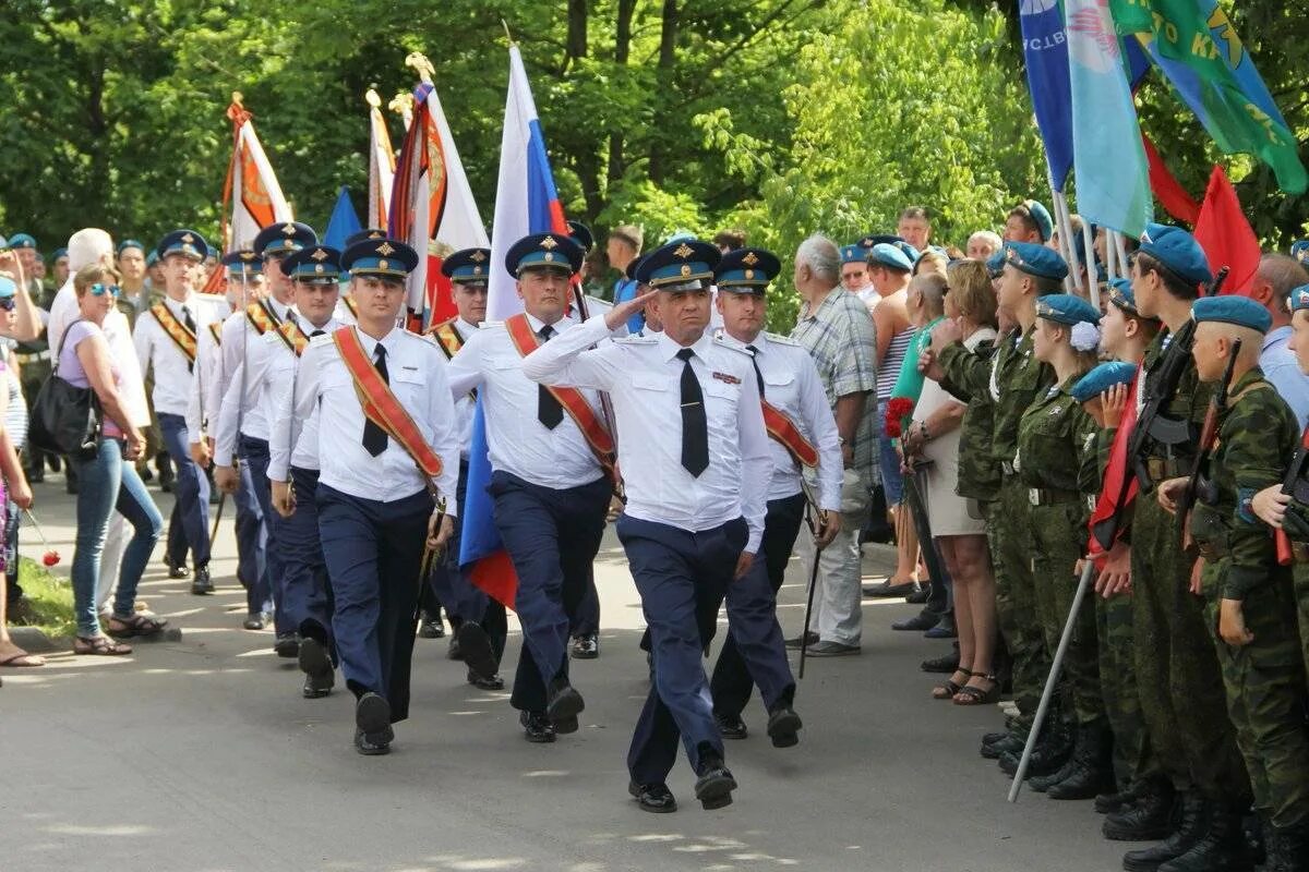 Полк города иваново. 217 Полк ВДВ Иваново. 217 Полк ВДВ Болград. 98 Дивизия ВДВ Иваново. 217 Дивизия Иваново.