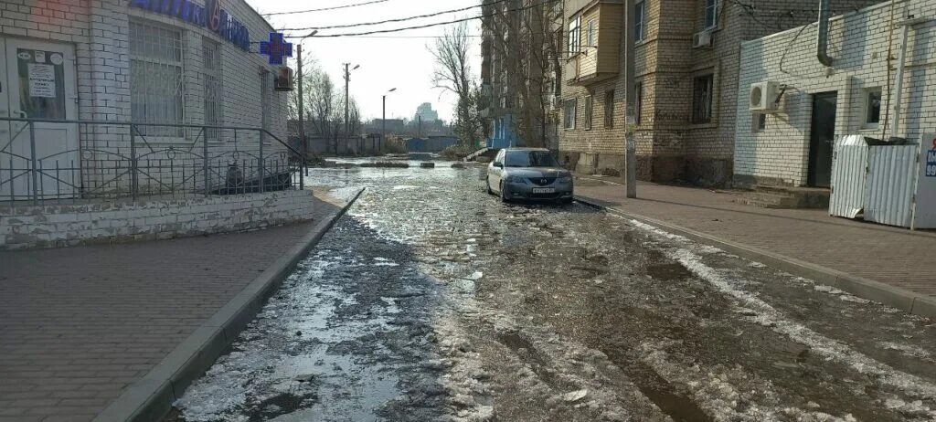 Астрахань дали воду. Улица Куликова Астрахань. Астрахань Куликова прорвало. Астрахань ремонт дорог на улице Куликова. Дербентская улица Астрахань.