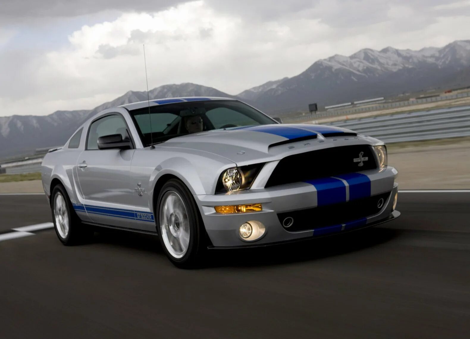 Мустанг объем. Ford Shelby gt500. Форд Мустанг gt 500. Ford Mustang Shelby gt500kr 2008. Форд Мустанг Шелби gt500cr.