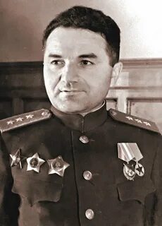 Маршалу авиации советскому