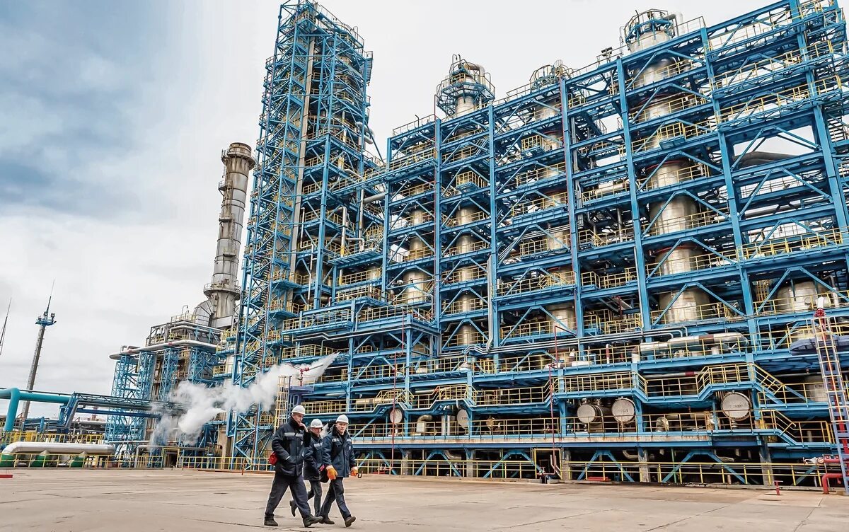 «нафтан» нефтеперерабатывающий завод. Новополоцкий нпз нафтан. Нпз нафтан. Новополоцкий завод нафтан. Нпз нафтан.