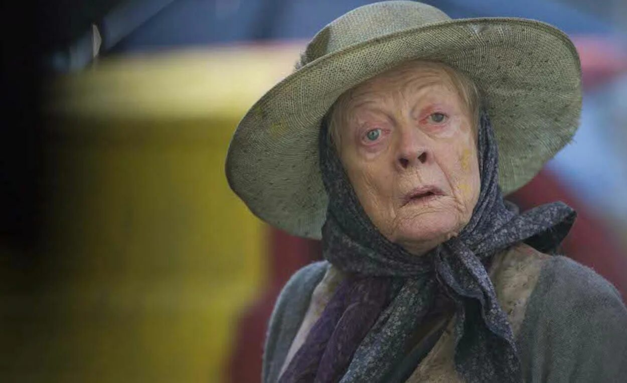 Мэгги смит сейчас 2021. Мэгги смит жива. Мэгги смит оскар. Мэгги смит 2021 фильм. Актриса мэгги смит в молодости.