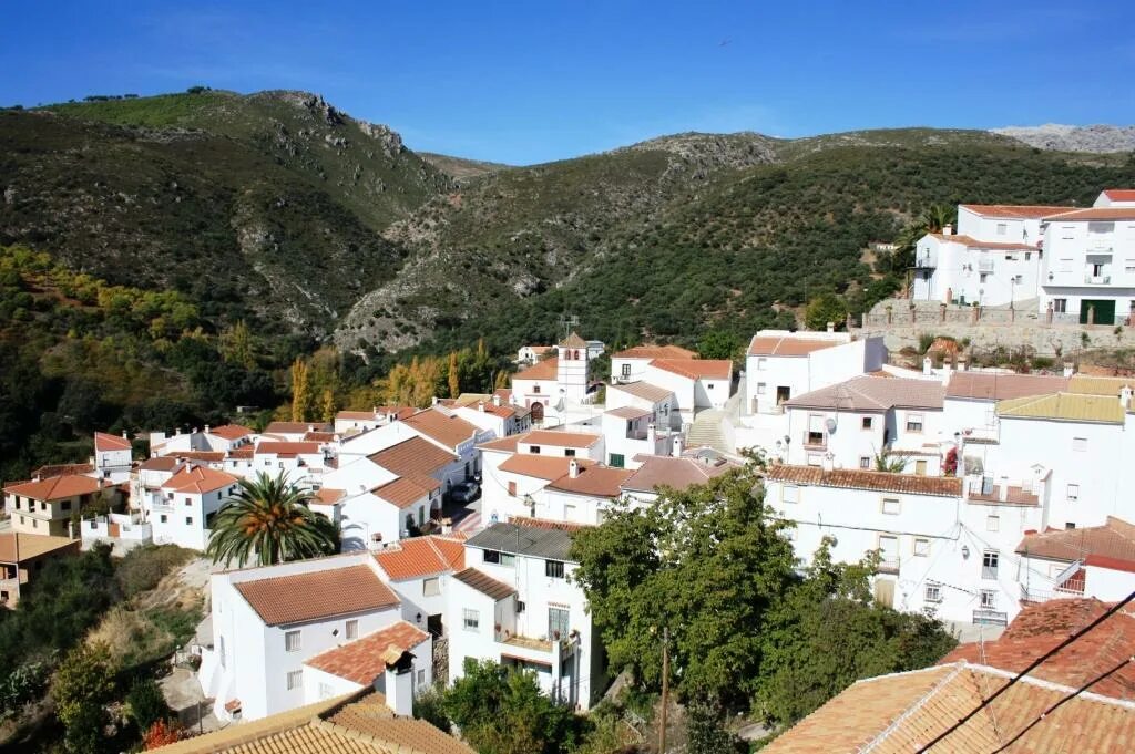 Ахуй испания. Pongo Испания. Испания деревня. Современная испанская деревня. Испанская деревня ахуе.