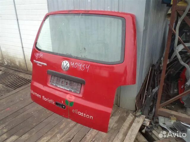 Дверь багажника volkswagen transporter t5. Крышка багажника т5. Стекло багажника фольксваген т5 правый. Стекло багажника фольксваген т5 правый. Крышка багажника на фольксваген мультивен т5.