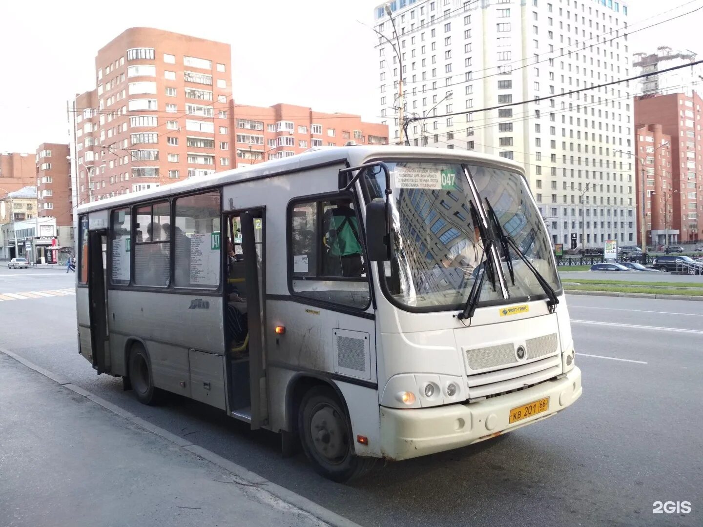 145 120 автобус екатеринбург. Автобус Екатеринбург. Екатеринбургский автобус. Маршрутки Екатеринбург. Автобус 047.