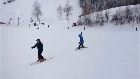 Спуск лыжах видео