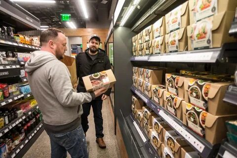 Amazon закрыл свои продуктовые магазины без кассиров