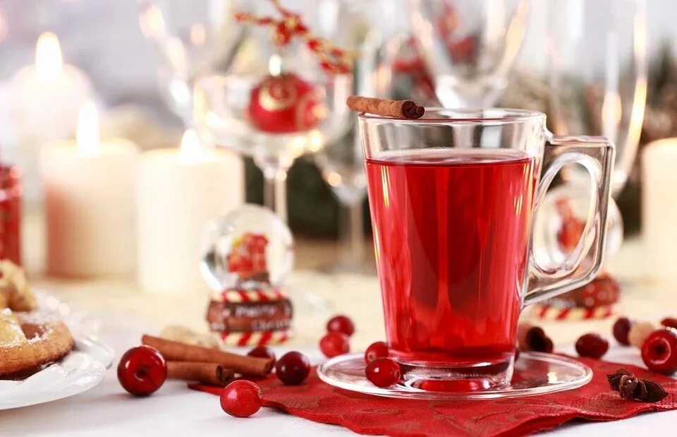 Сок добрый новогодняя упаковка. Клюквенный сбитень. Новогодний сок. Новогодний сок. Глинтвейн кристмас.