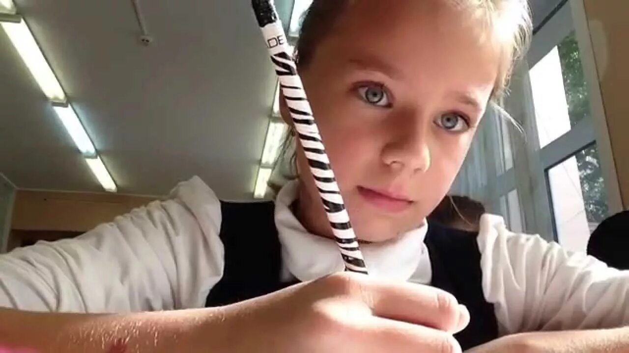 Катя адушкина 2021 мальдивы. Катя адушкина 2021. Катя адушкина школа. Катя адушкина школа. Адушкина школа.