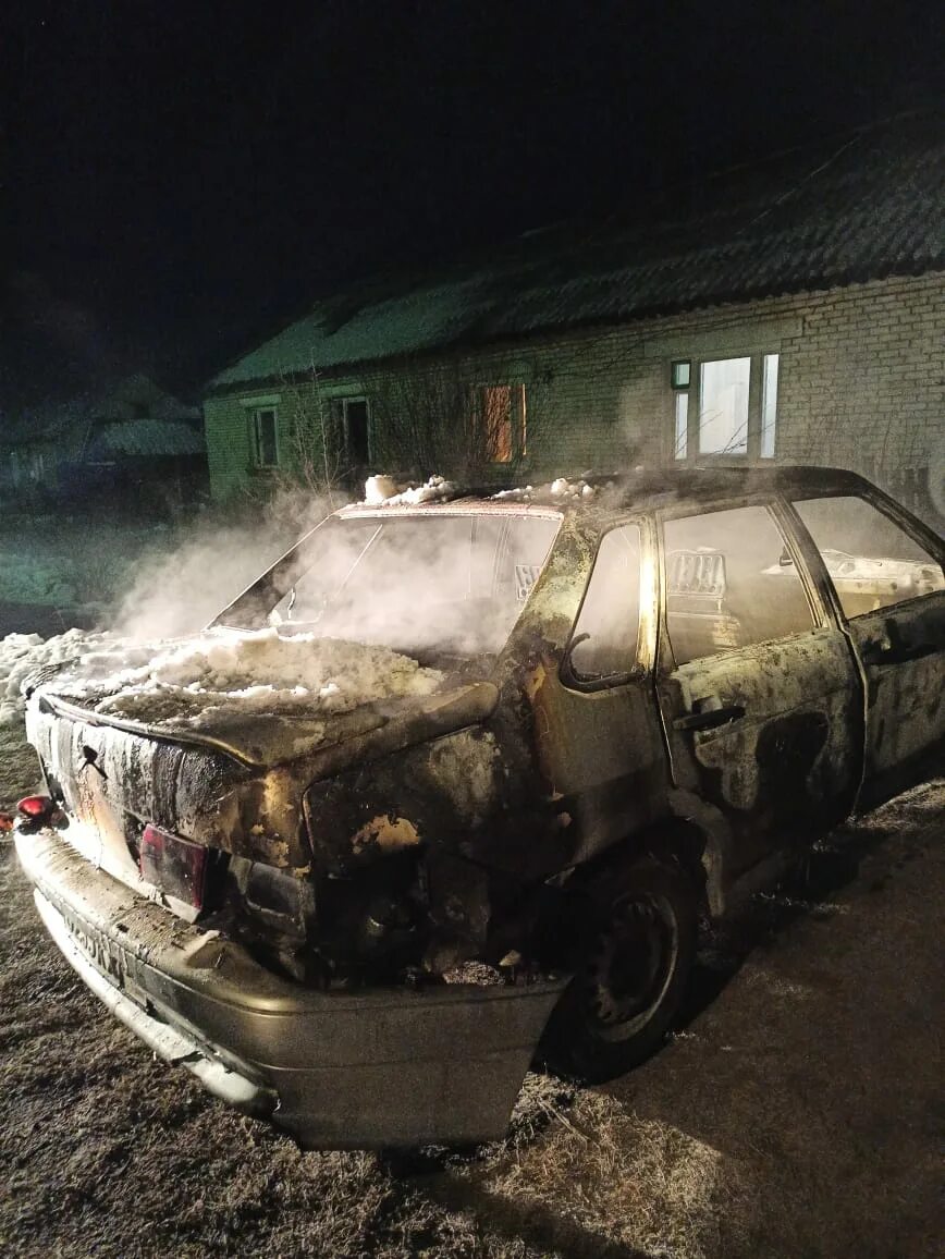 Пожар в прокопьевске вчера. Убитая тачка. Пожар радищева в новокузнецке 2013 год. Ленинск кузнецкий сгорела машина. Ленинск кузнецкий сгорела машина.
