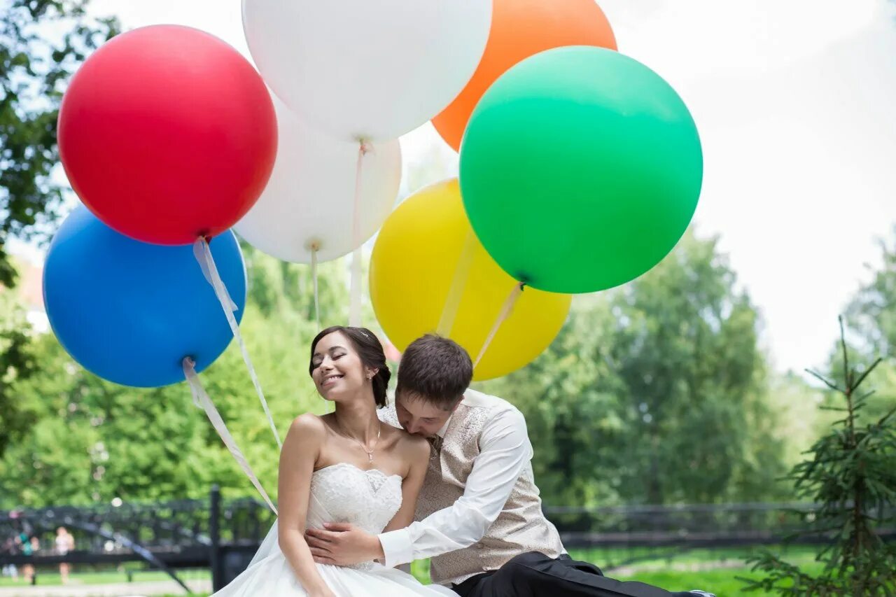 Метровые шары. Воздушный шарик. Шарики на свадьбу. Шары гиганты фото.