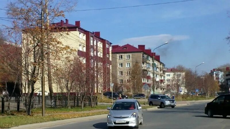 Краснофлотская, 25. Корсаков улица краснофлотская 5 фото дома. Корсаков краснофлотская 25. Улица чапаева корсаков. Дом хрущевка.