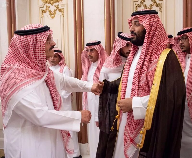 Мулла имам. Муэдзин это в исламе. В мечети поет муэдзин. Служитель мечети. Служитель мечети 5.