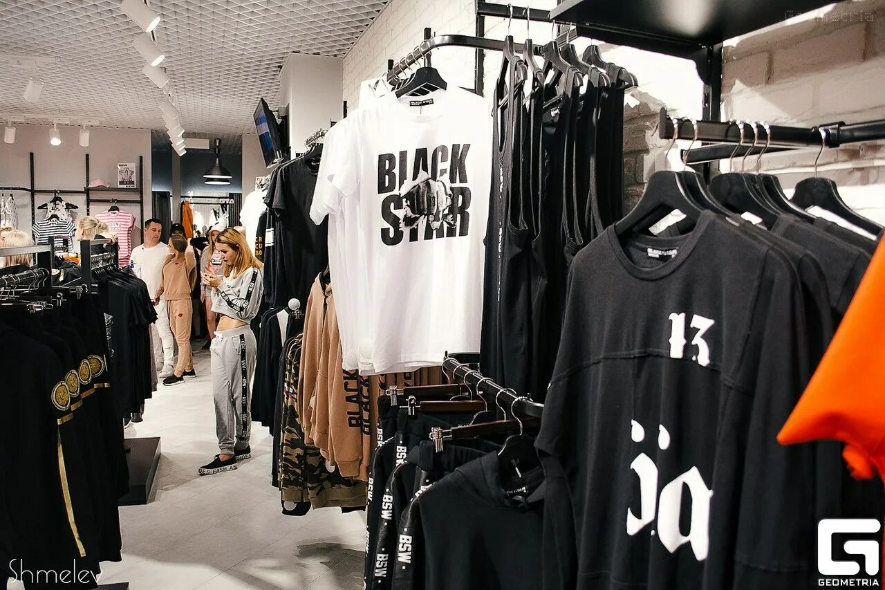 Eria store. Black Star Wear одежда. Магазин одежды Тимати Black Star. Магазин одежды Black Star в Москве. Черная одежда бренд.