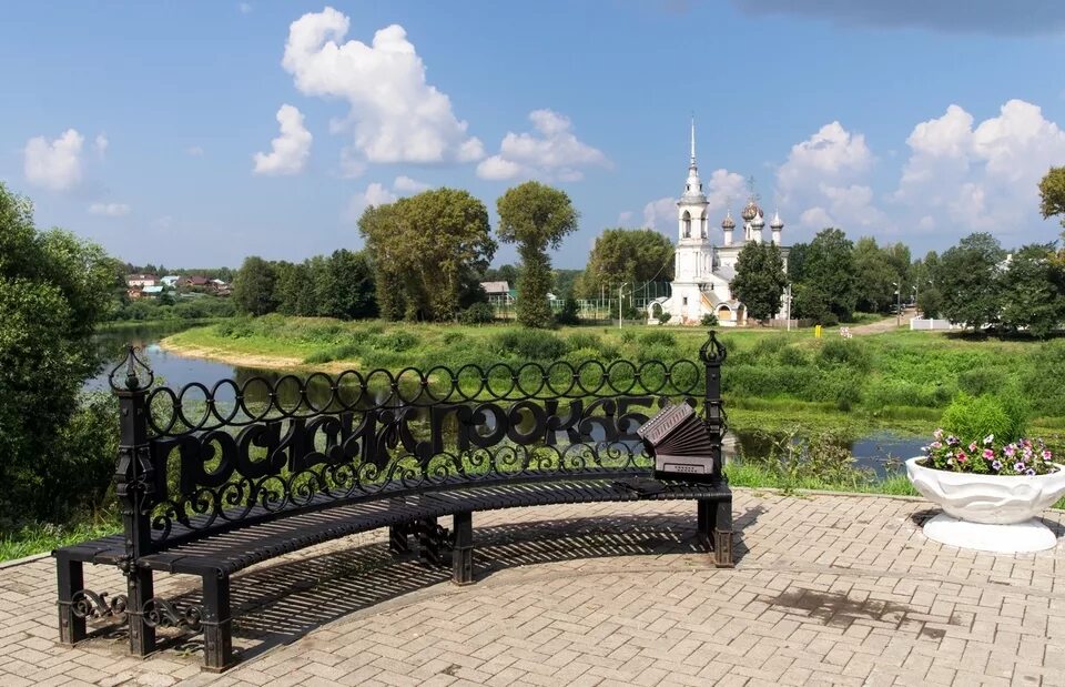 Вологда погулять. Скамья посидим поокаем Вологда. Скамейка посидим поокаем Вологда история. Поокаем памятник в.Вологде. Памятник посидим поокаем в Вологде.