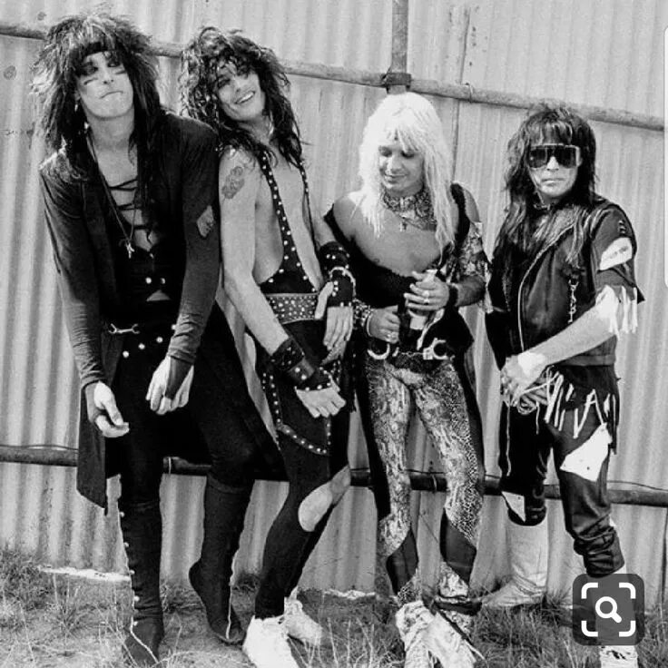 Мотли крю арт. Motley crue 1994. Слушать motley. Группа mötley crüe. Motley crue 1994.