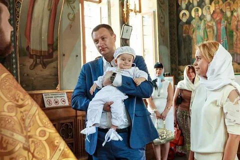 Обязательно ли должен быть крестный