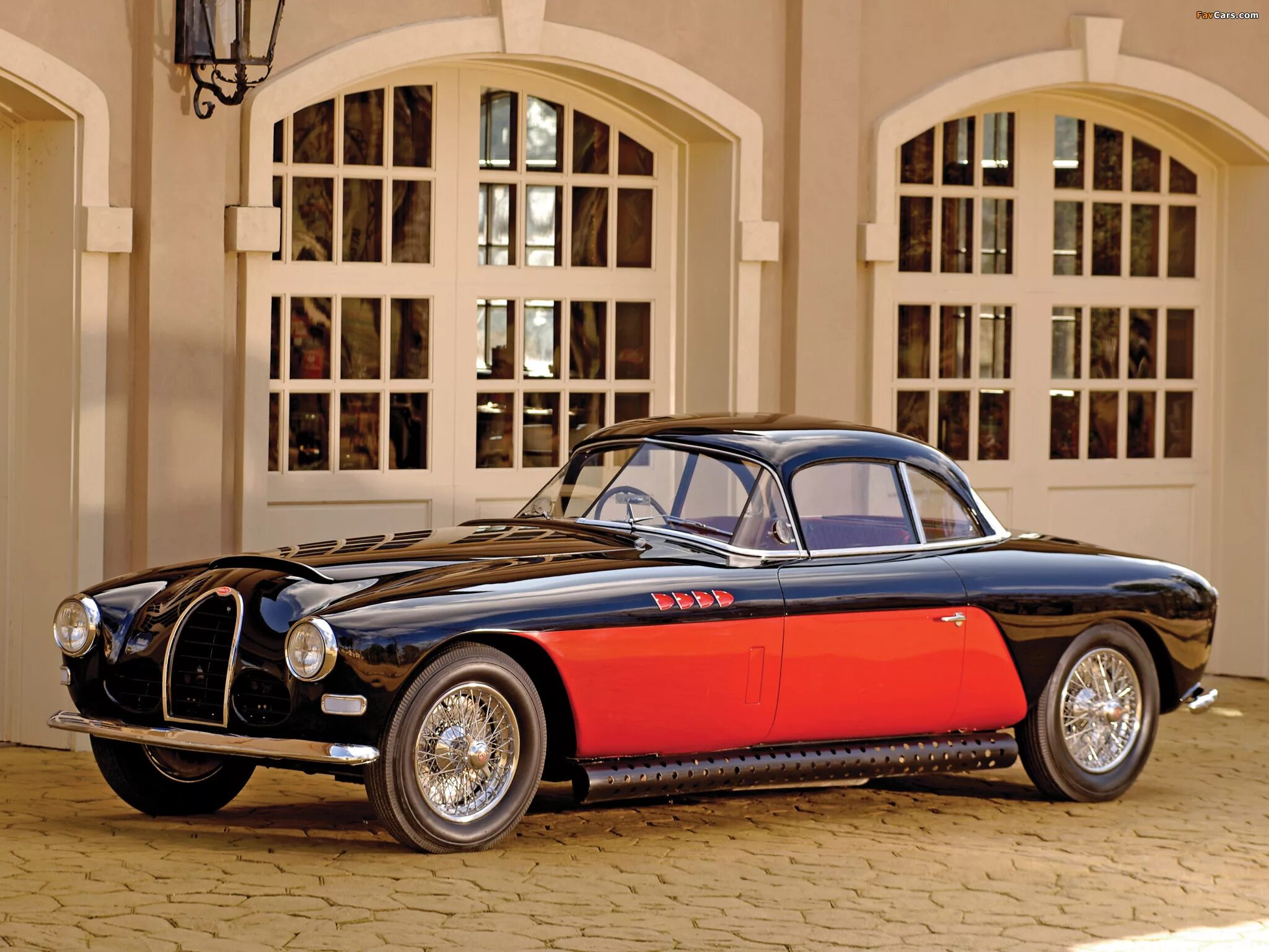 Дорогой старый автомобиль. Бугатти Type 101. Bugatti Type 101 1951. Бугатти 1950. Bugatti Type 101 автомобили Bugatti.