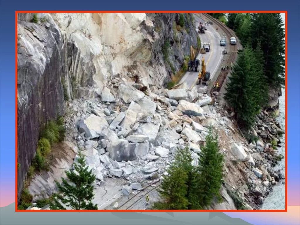 Несколько увесистых камней сорвавшись с крутизны