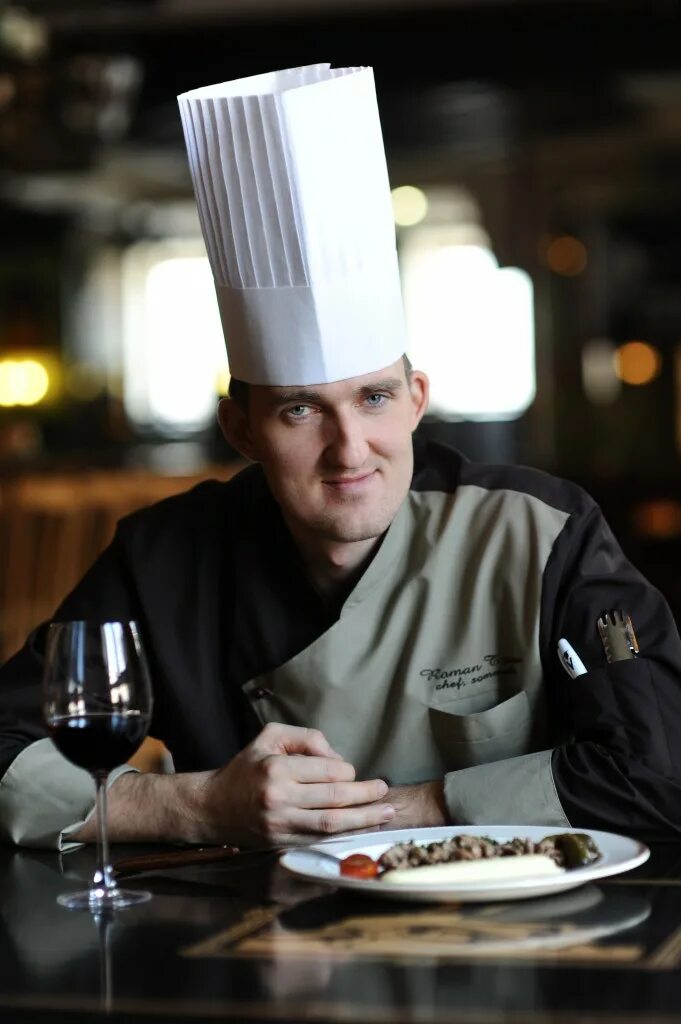 Трусова роман шеф повар. Анатолий казаков шеф-повар. Ли ён бок повар. Шеф ли. Констан ивлев.