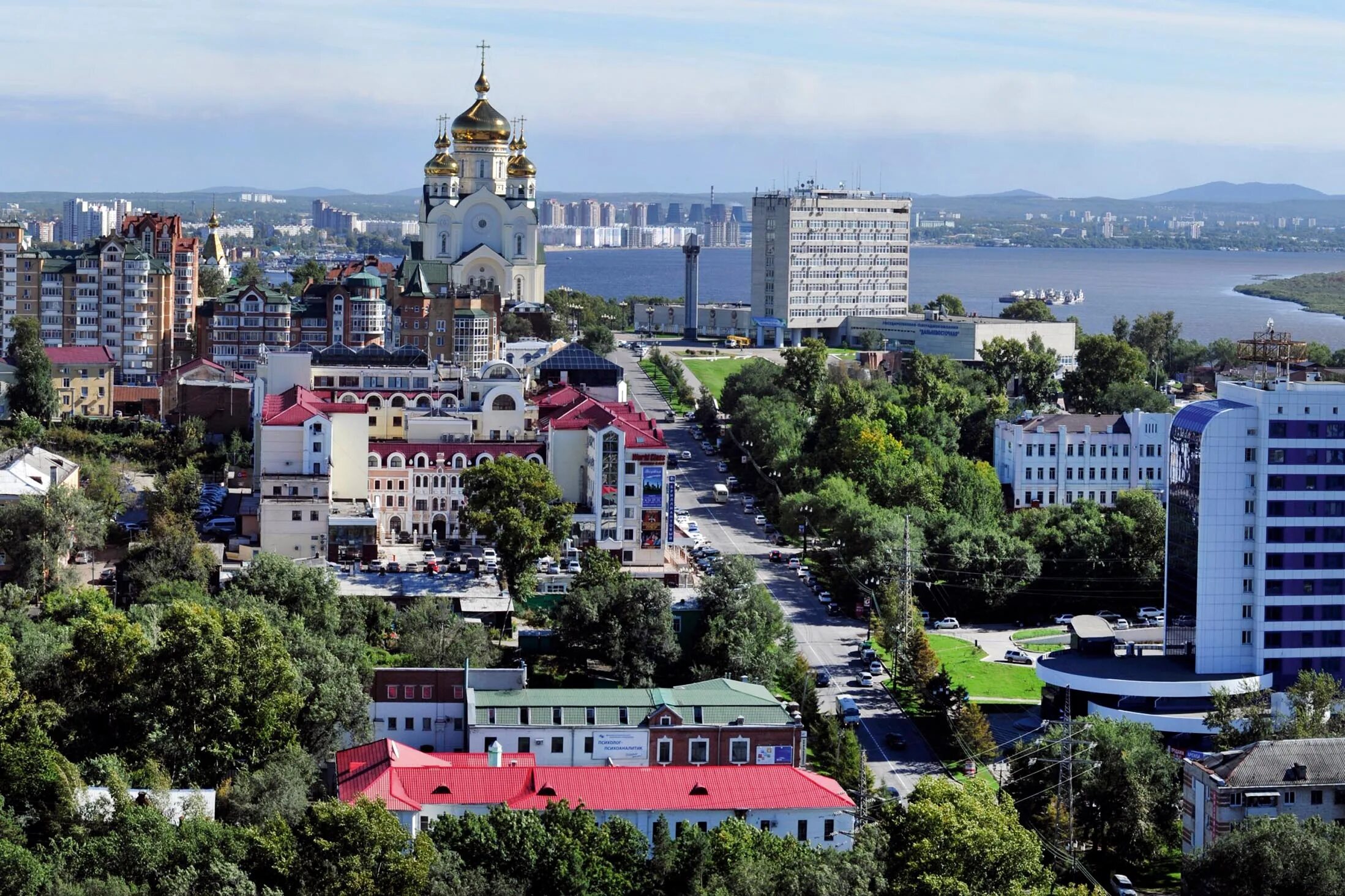 Дном хабаровск. Хабаровск краевая столица. Хабаровск фото. Хабаровск в мае 2013. День России Хабаровск.